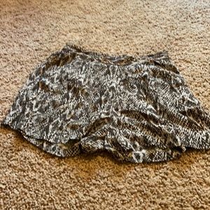 Gently worn Anthropogie full style shirts size med